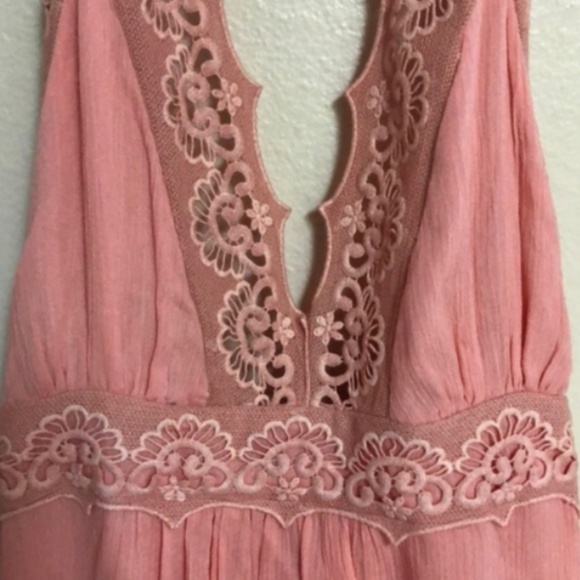 Meghan LA Dresses & Skirts - MEGHAN LA // pink boho halter dress
